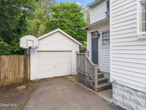 1130 S Country Club Drive Niskayuna NY 12309