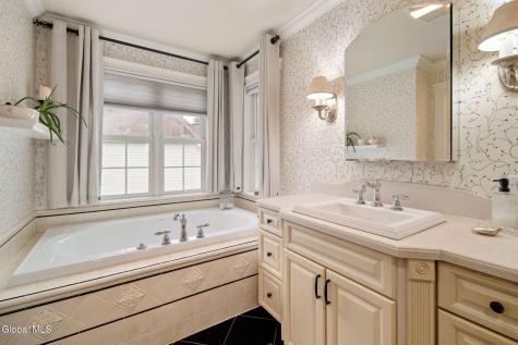 15 Tyler Drive Saratoga Springs NY 12866