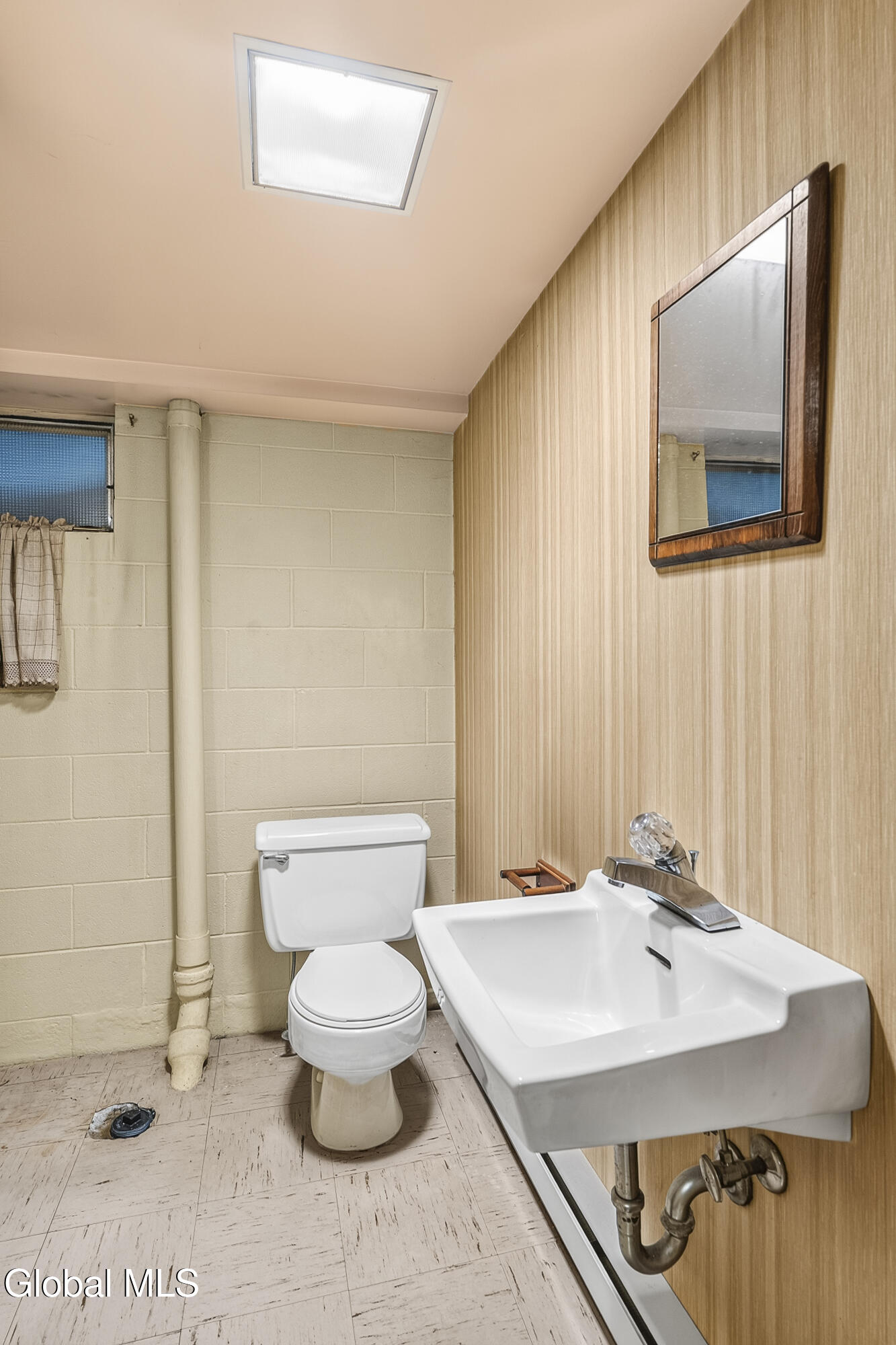 17 Weiser Street Glenmont NY 12077