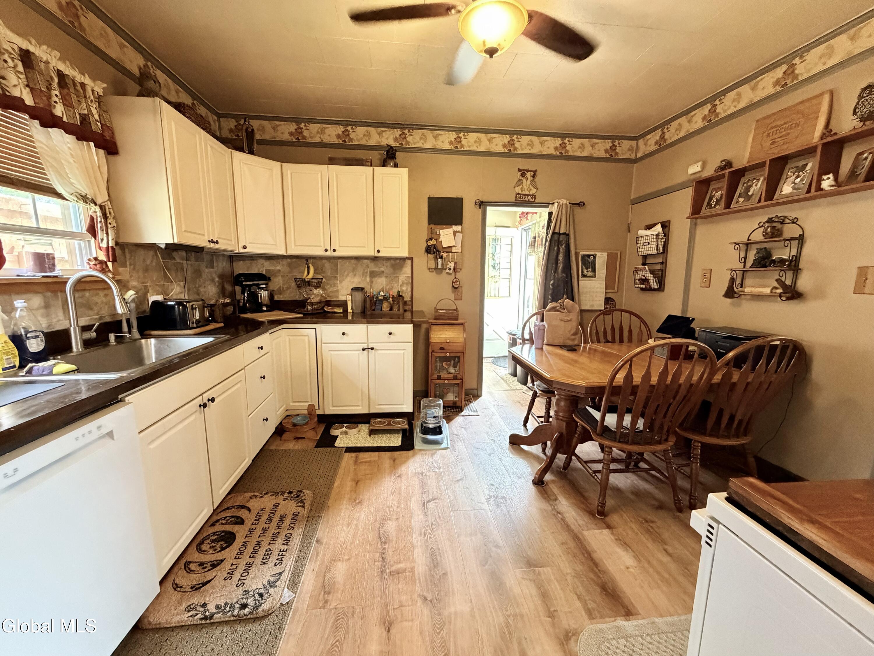 11 Court Street Johnstown NY 12095
