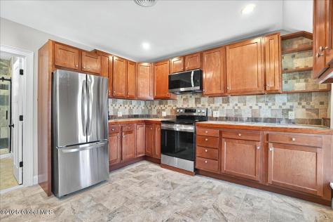 3 Waterbury Street Saratoga Springs NY 12866