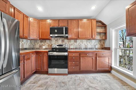 3 Waterbury Street Saratoga Springs NY 12866