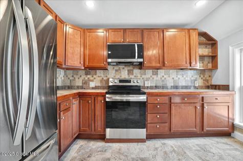3 Waterbury Street Saratoga Springs NY 12866