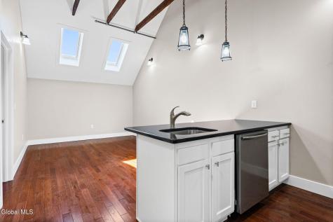 521 Warren Street Albany NY 12208