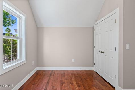 521 Warren Street Albany NY 12208