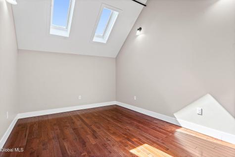 521 Warren Street Albany NY 12208