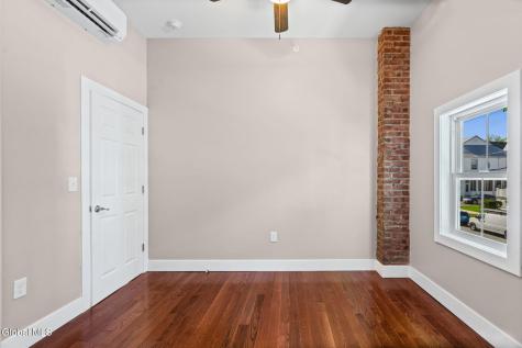 521 Warren Street Albany NY 12208