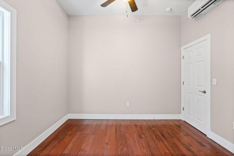 521 Warren Street Albany NY 12208