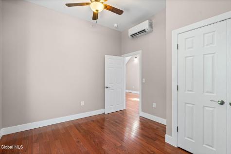 521 Warren Street Albany NY 12208