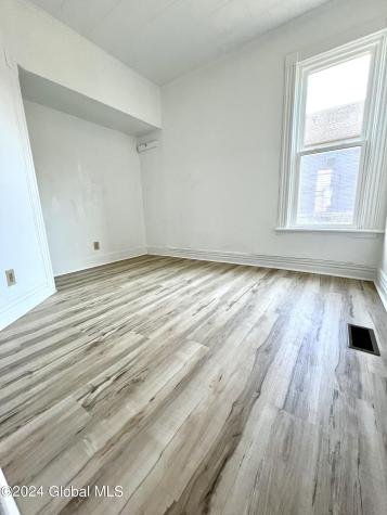39 1/2 Milton Avenue Amsterdam NY 12010