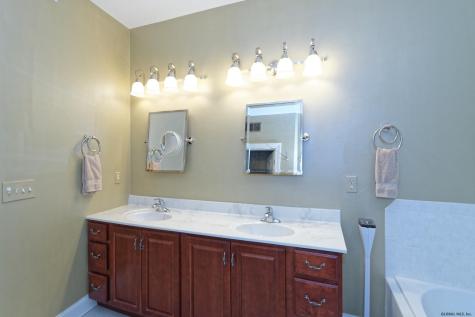 108 Vly Pointe Drive Niskayuna NY 12309
