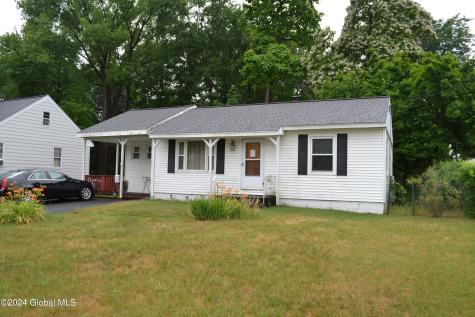 42 Oakwood Drive Colonie NY 12205