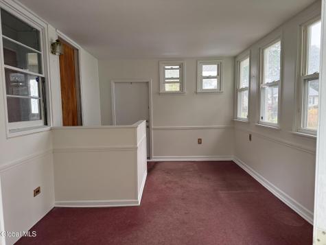 42 Oakwood Drive Colonie NY 12205
