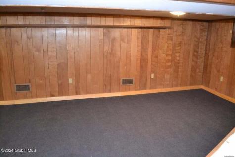 42 Oakwood Drive Colonie NY 12205