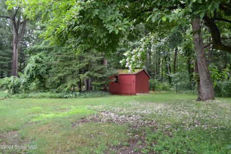 42 Oakwood Drive Colonie NY 12205