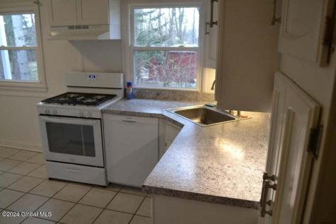 42 Oakwood Drive Colonie NY 12205