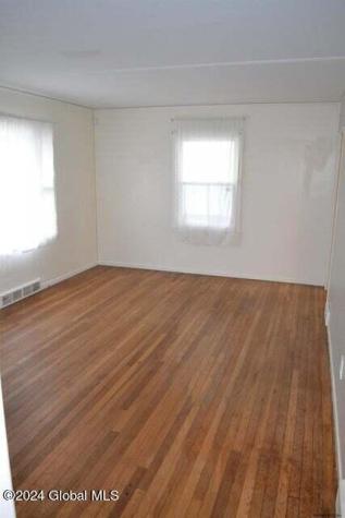 42 Oakwood Drive Colonie NY 12205