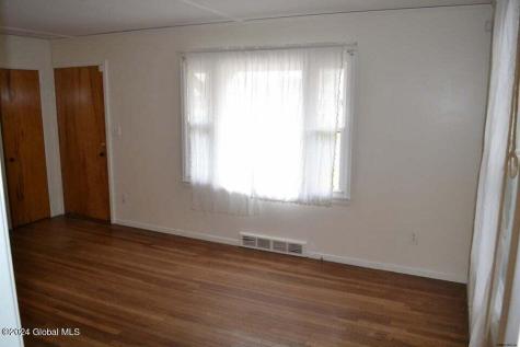 42 Oakwood Drive Colonie NY 12205