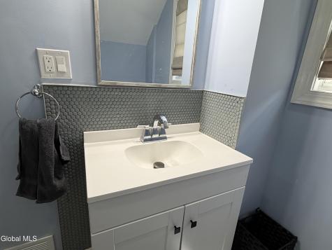1747 Oneida Street Schenectady NY 12308