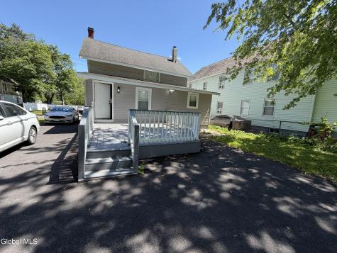 1747 Oneida Street Schenectady NY 12308