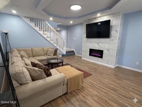1747 Oneida Street Schenectady NY 12308