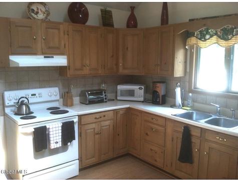 120 Van Dam Street Saratoga Springs NY 12866