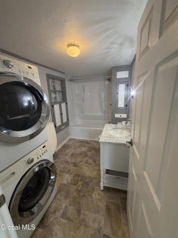 27 7th Street Waterford NY 12188
