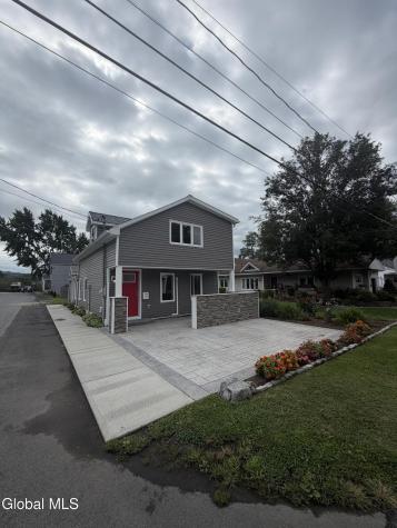 27 7th Street Waterford NY 12188
