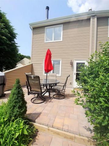 40 Preakness Way Saratoga Springs NY 12866
