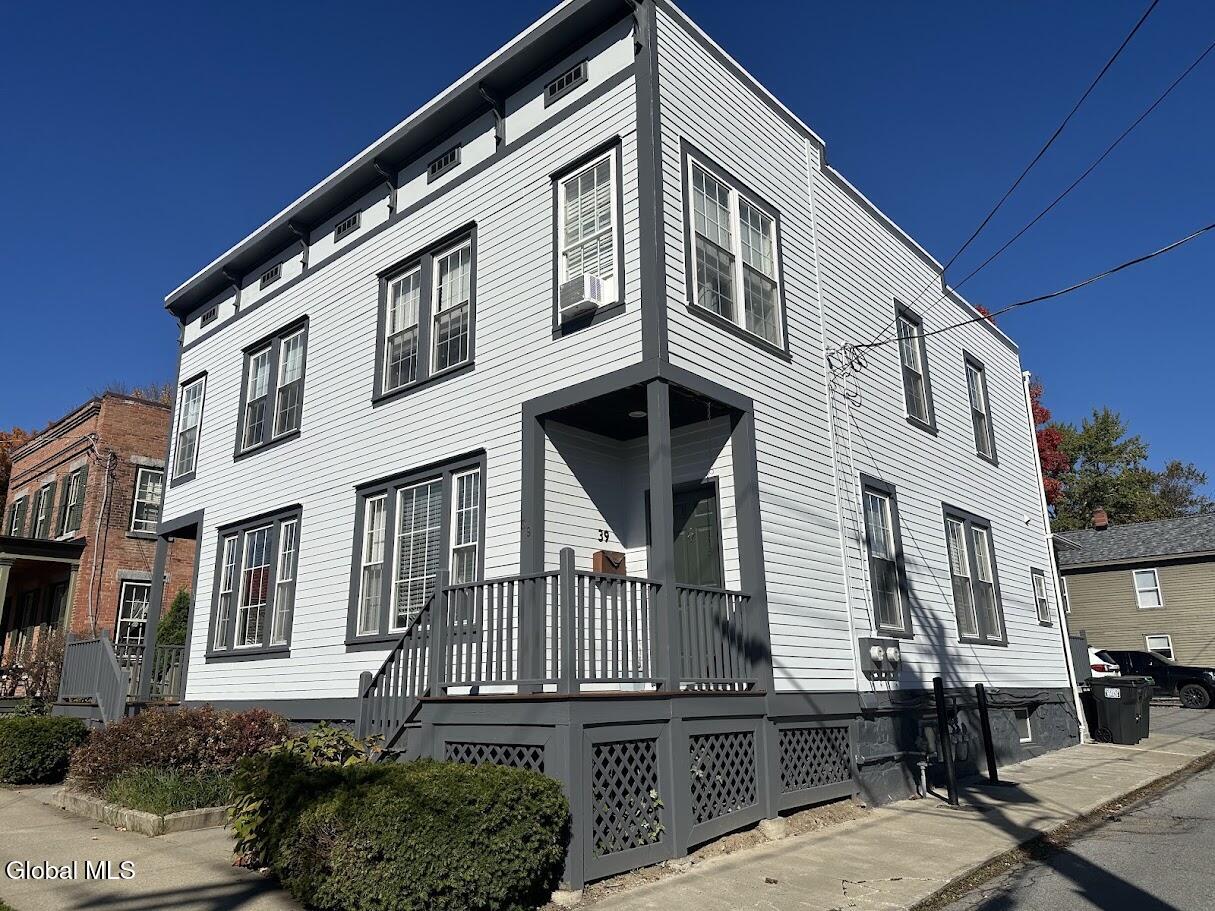 39 Walton Street Saratoga Springs NY 12866