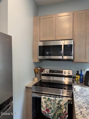 18 Van Dam Street Saratoga Springs NY 12866