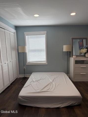18 Van Dam Street Saratoga Springs NY 12866