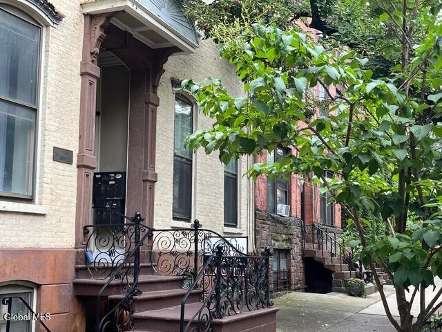 148 Lancaster Street Albany NY 12210