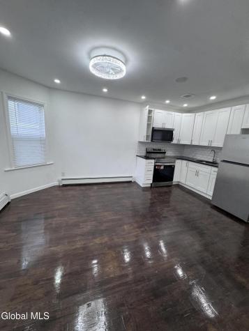 885 Yorkston Schenectady NY 12303