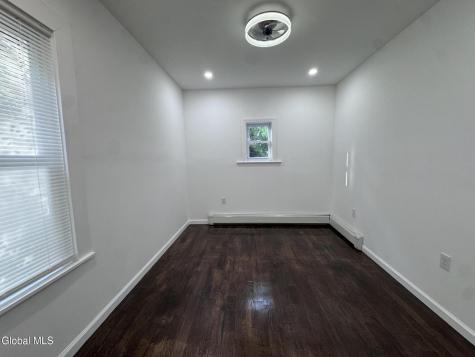 885 Yorkston Schenectady NY 12303