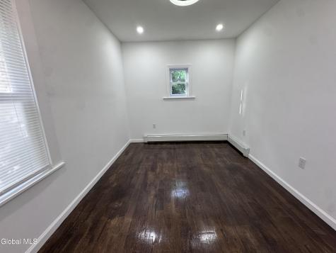 885 Yorkston Schenectady NY 12303
