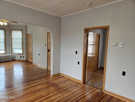 810 6 Th Avenue Troy NY 12182