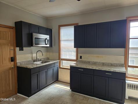 810 6 Th Avenue Troy NY 12182