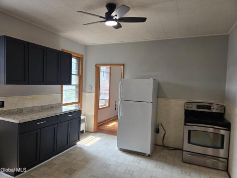 810 6 Th Avenue Troy NY 12182