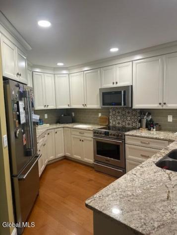 15 Patroon Pointe Drive Rensselaer NY 12144