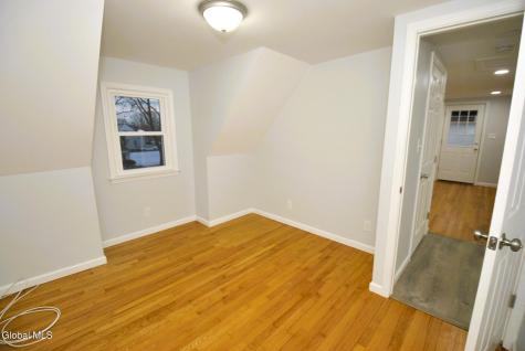 83 Osborne Road Albany NY 12205