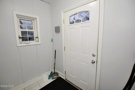 83 Osborne Road Albany NY 12205