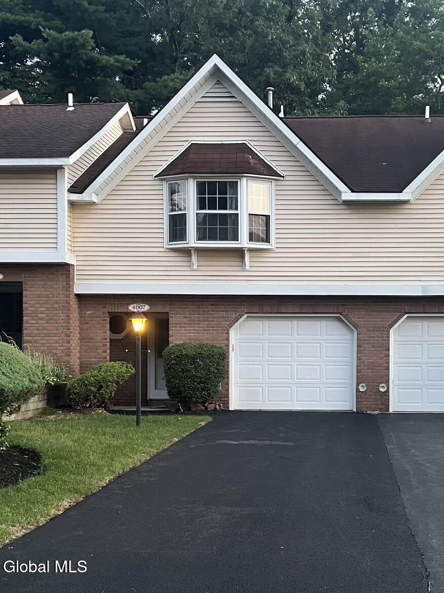 4007 Chaucer Place Guilderland NY 12159