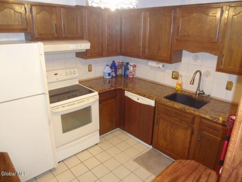 4007 Chaucer Place Guilderland NY 12159