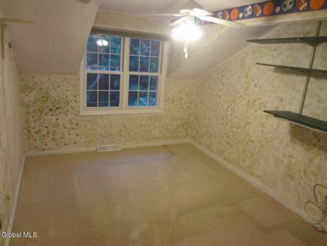 4007 Chaucer Place Guilderland NY 12159