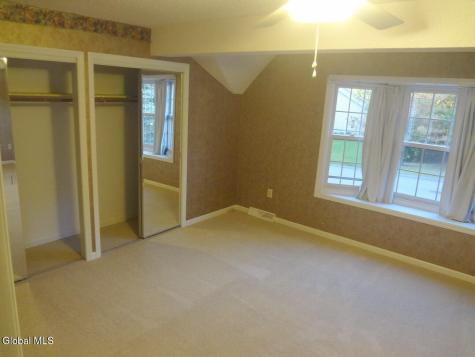 4007 Chaucer Place Guilderland NY 12159