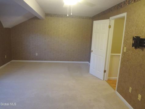 4007 Chaucer Place Guilderland NY 12159
