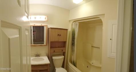 4007 Chaucer Place Guilderland NY 12159