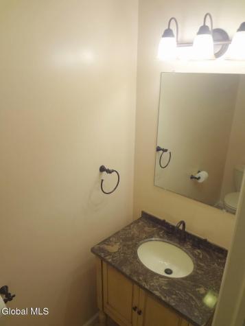 4007 Chaucer Place Guilderland NY 12159
