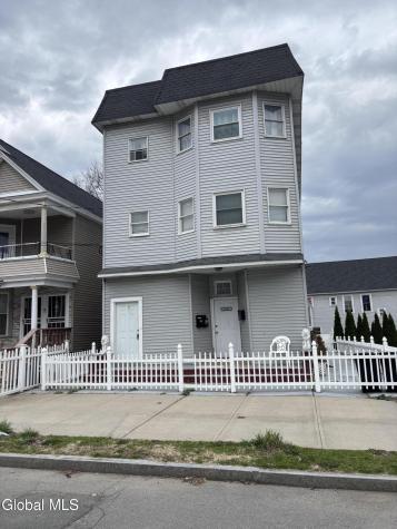 1633 Carrie Street Schenectady NY 12308